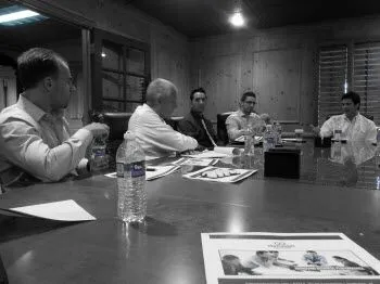 team-meeting-thomas-12